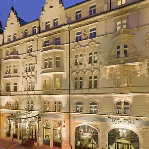 Paris Otel