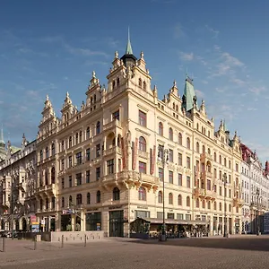 Kings Court Otel