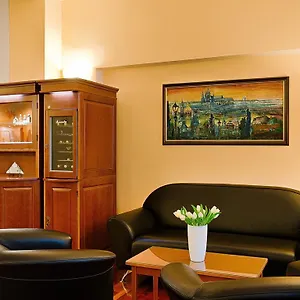 Cloister Otel