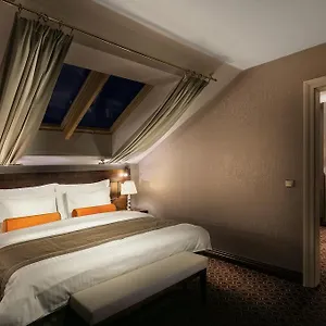 Cosmopolitan Otel