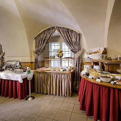Golden Star Hotel Prague 4*,